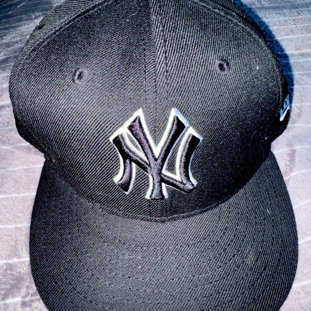 Yankees new era fitted cap new black 7 3/8